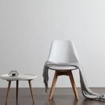 Silla Blanca con Base de Madera - Imagen 2