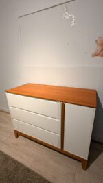 Cómoda de 3 Cajones y Puerta – Diseño Moderno Blanco Armado