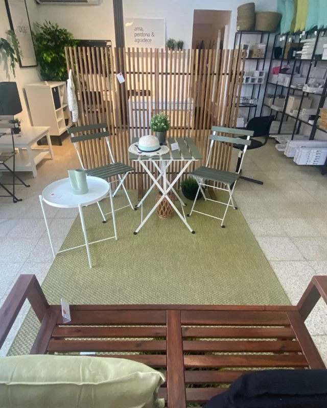 🫣A veces nos quedamos cortos como decorar un balcón pequeño, pero aquí te sugerimos estos muebles para exterior que te quedarán super lindos😍

👉🏽Desliza y verás información de precio de cada uno, 🙌🏽ya puedes decorar y personalizar todo, la banca es de madera🪵100% así que pudieras pintarla, el juego de terraza también lo tenemos en color madera natural.✍🏼

💡Compleméntalo con luces, 🍂plantas y dale ese toque que sólo tendrá tu “nombre”

📱Puedes contactarnos directo al chat y hacer tu compra, te ayudamos a que sea lo más rápido posible o si necesitas asesoría no dudes en hacer todas las consultas que necesites para tomar la mejor decisión🧐

📍Visítanos en el Carmen e Inspírate con ideas reales en nuestro showroom, estamos listos para ti🤩

⚠️Recuerda que puedes abonar, pagar con visa o master💳por medio de enlace🔗transferencia o solicita pagos por cuotas.

#decoexpresspty #ikeapty